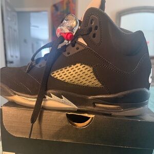 Boys Jordan 5 Retro! Worn 1 time! Excellent condition!